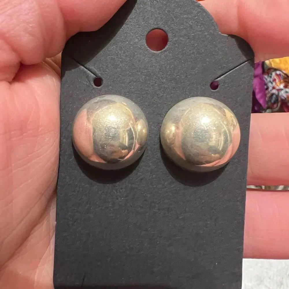 VINTAGE STERLING SILVER 925 MEXICO 🇲🇽 DOOMED BUTTON EARRINGS.